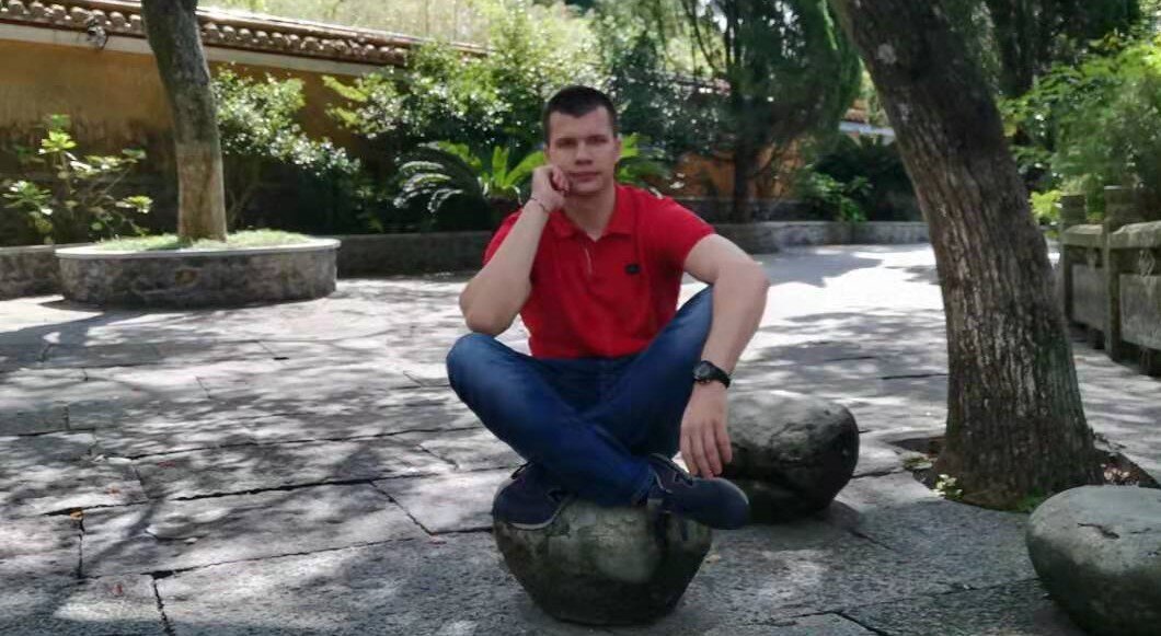 Живу в Китае с 2019. Приехал за 2 месяца до начала пандемии.