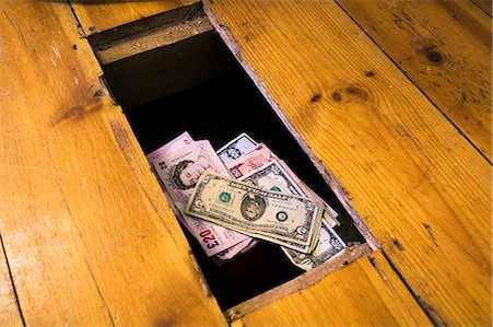 Такое инвестирование денег точно не принесет.