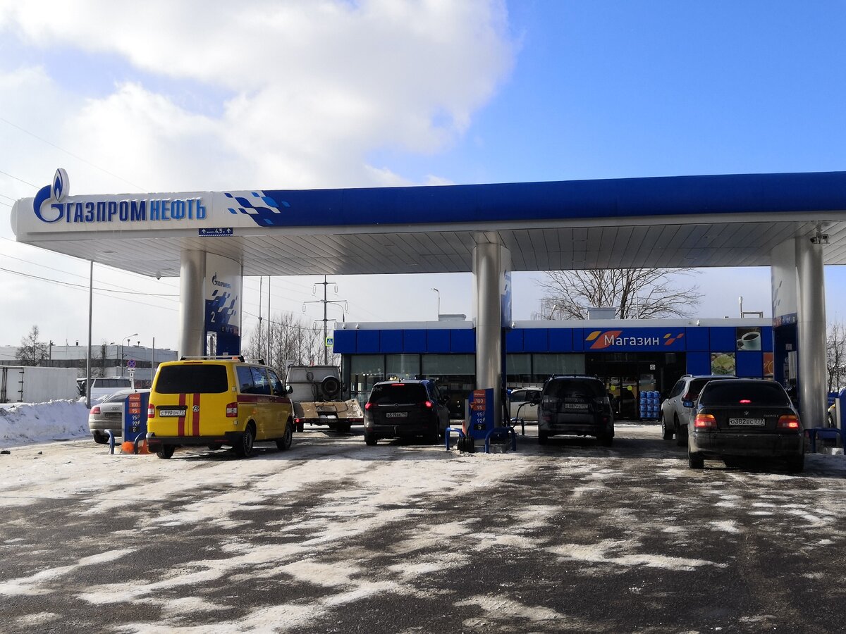 Фото АЗС Газпромнефть из моего архива, не имеет отношение к ситуации.