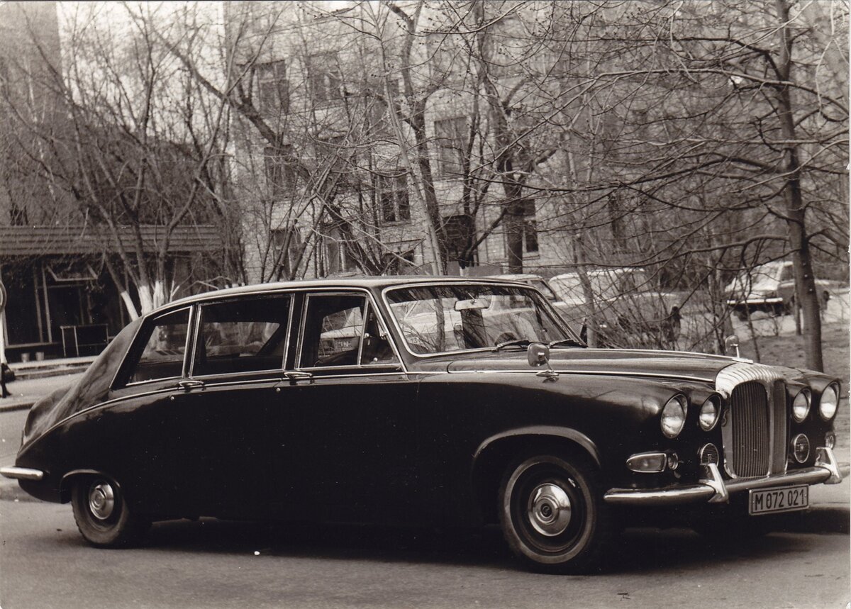 Бронная улица, 1990 год.