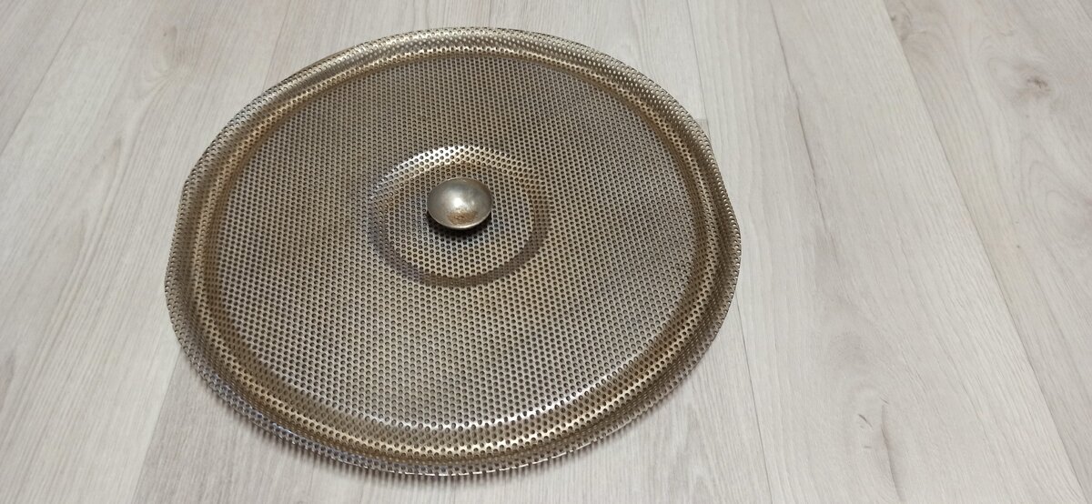 Фальшдно из перфорированного нержавеющего листа с рёбрами жёсткости - ©Авторское фото