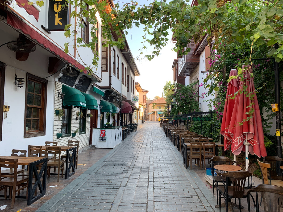 Ранее утро, когда старый город еще спит