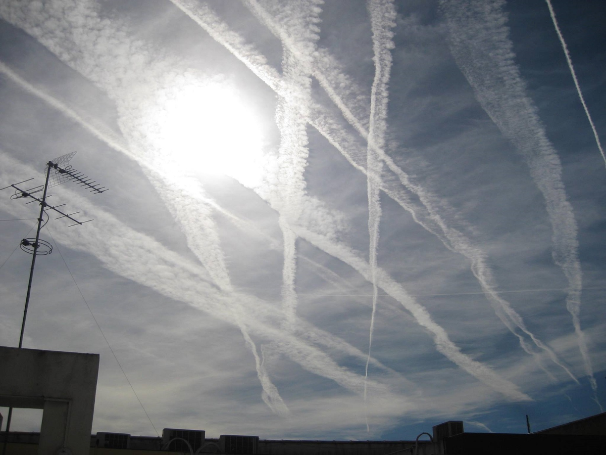 Испания стала первой западной страной, официально признавшей применение химического аэрозольного распыления среди населения.