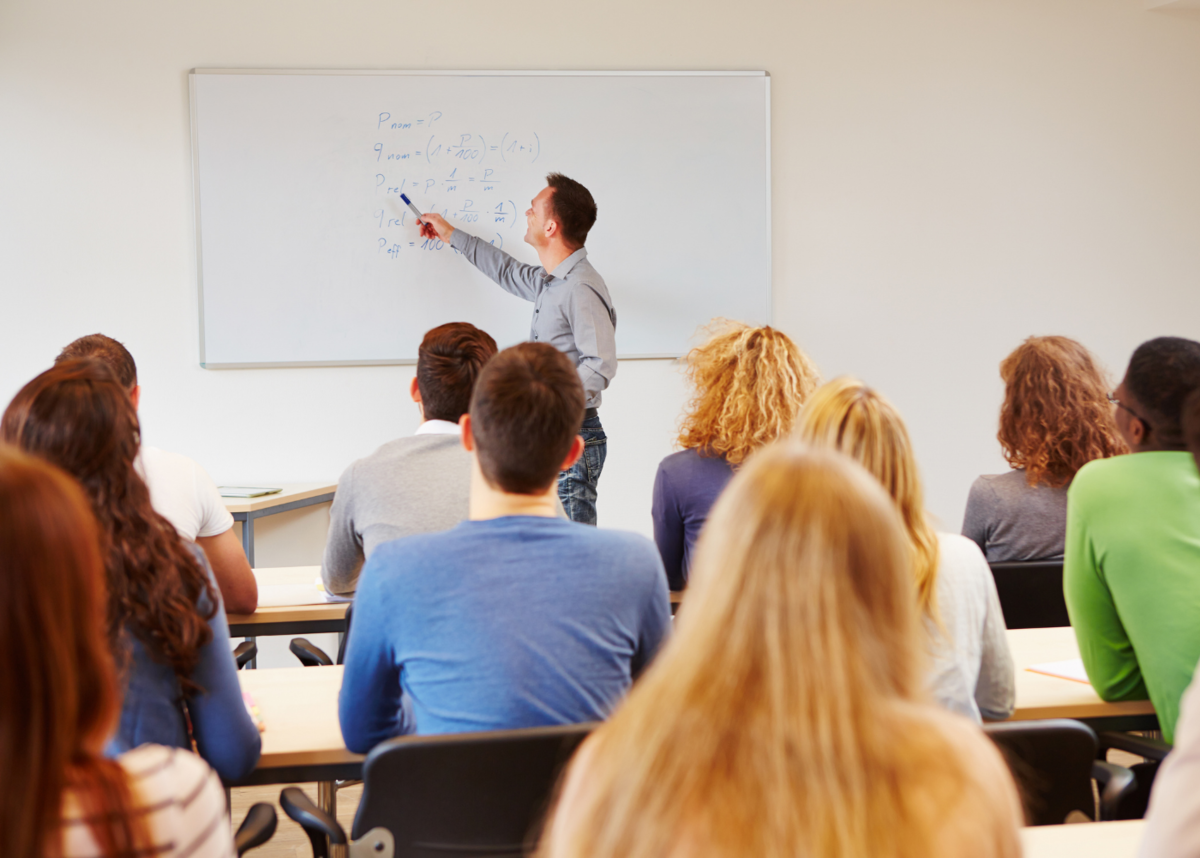 Образование преподавателя. Преподавание в вузе. Лекция в аудитории. Семинар тренинг. Семинар в университете