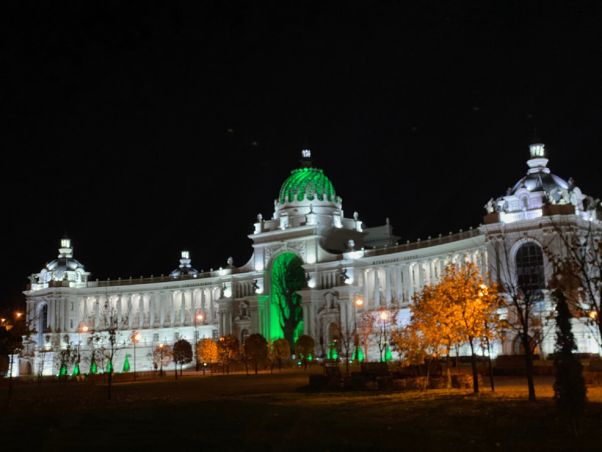 Дворец Земледельцев ночью