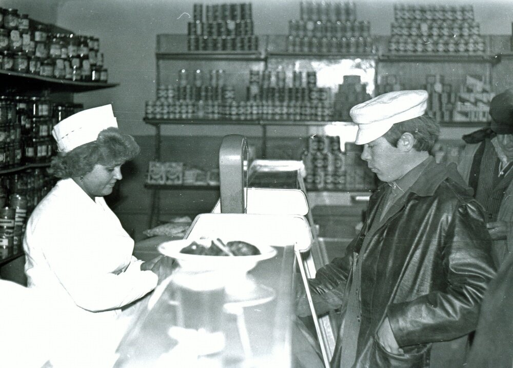 продукты ссср. ленд-лиз для ссср. советское снабжение. советское снабжение. магазин отдел рабочего снабжения.