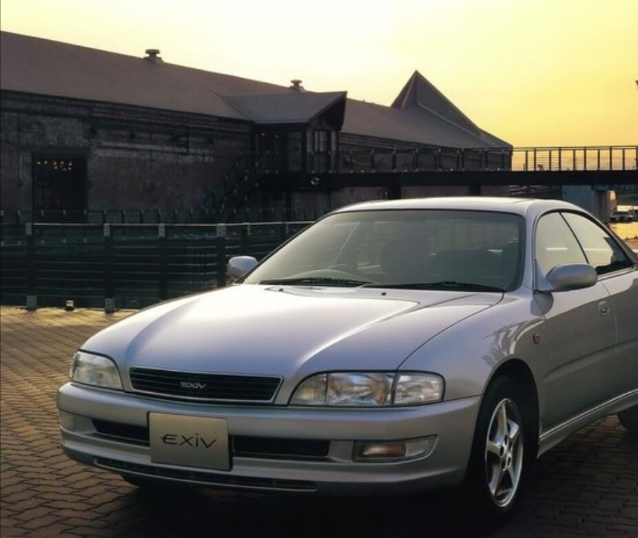 За эти деньги ты получишь шустрые 165 лошадей и надёжную механику. Внешне тачка выглядит ну очень круто, ведь у тебя безрамочные двери, вытянутый кузов и люк. А также первая в мире система подруливающих задних колёс с выбором между спортивным и обычным режимами! А если вы дочитали до этого момента, то если не сложно оцените статью и подпишитесь. И это Tayota Corona exiv.