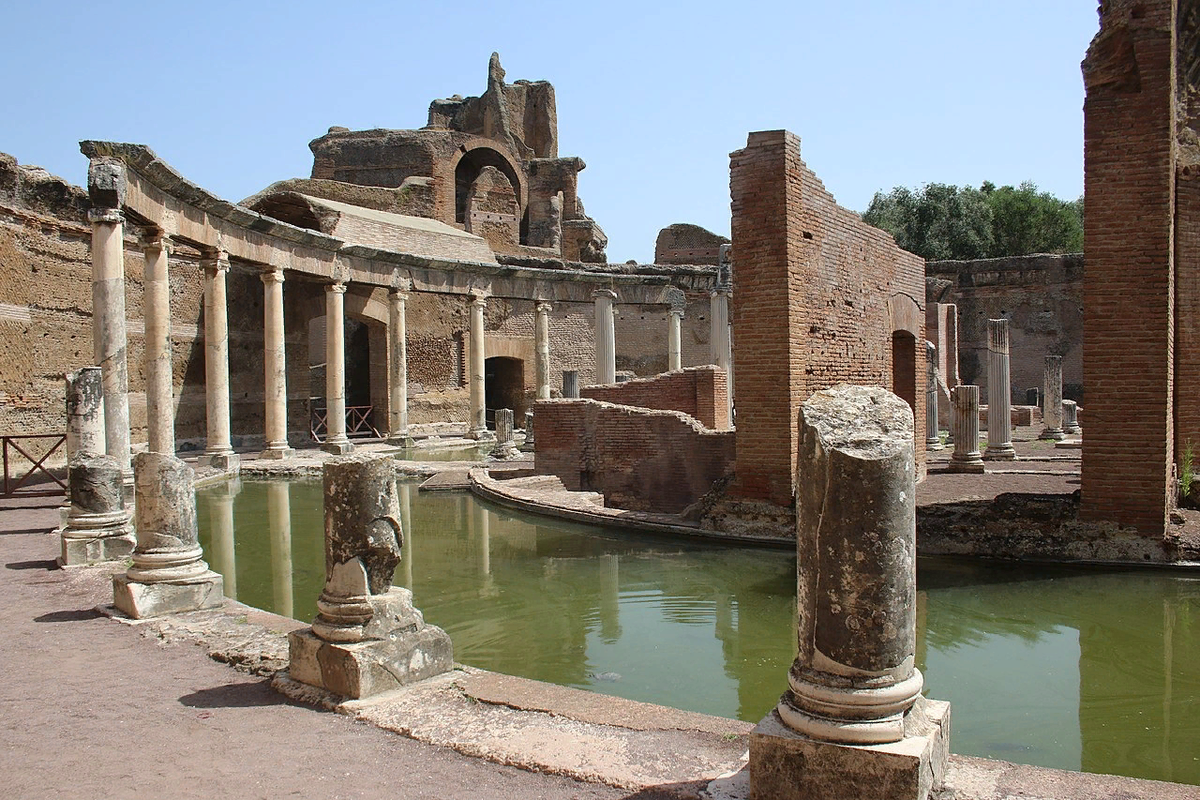 Вилла Адриана. Морской театр. Источник: https://en.wikipedia.org/wiki/Hadrian%27s_Villa#/media/File:Villa_Hadriana_(Villa_Adriana_Tivoli)_1000_03.jpg