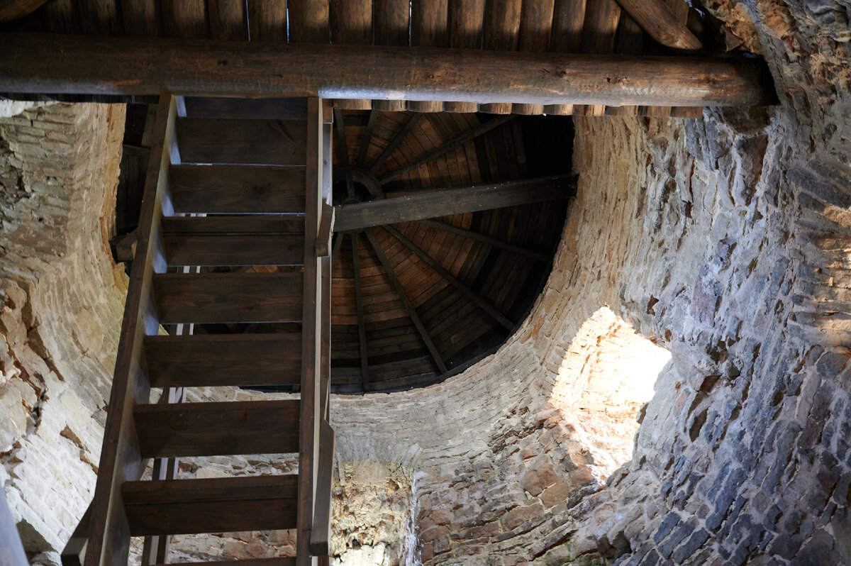 внутри одной из башен