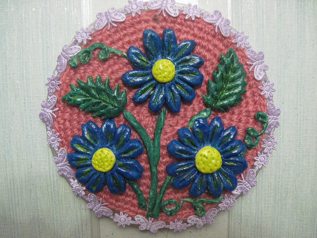 Здесь фон связан