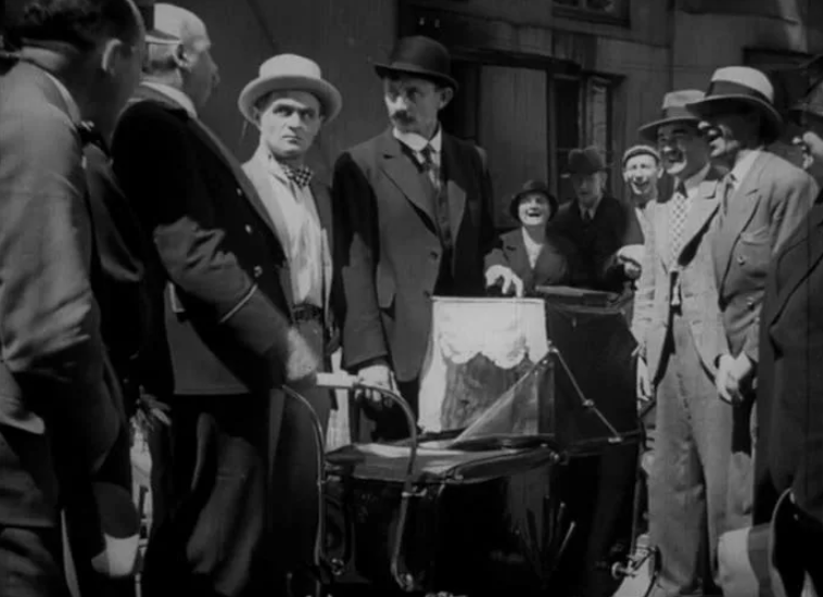 "12 стульев" 1933 года.