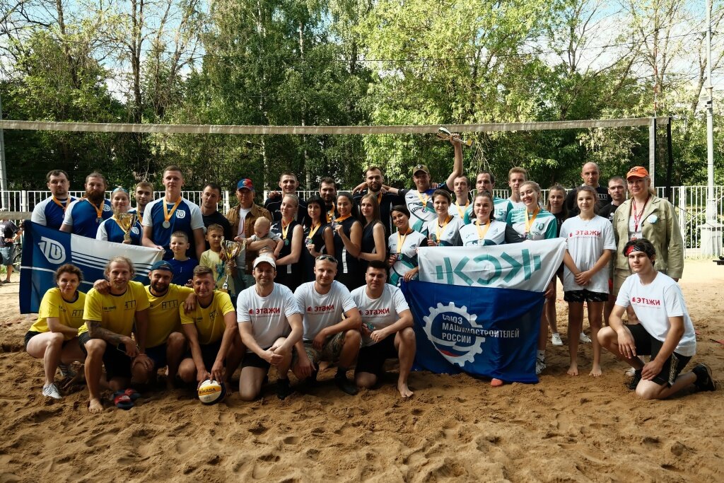 В Твери «Верхневолжское АТП» провело состязания по пляжному волейболу