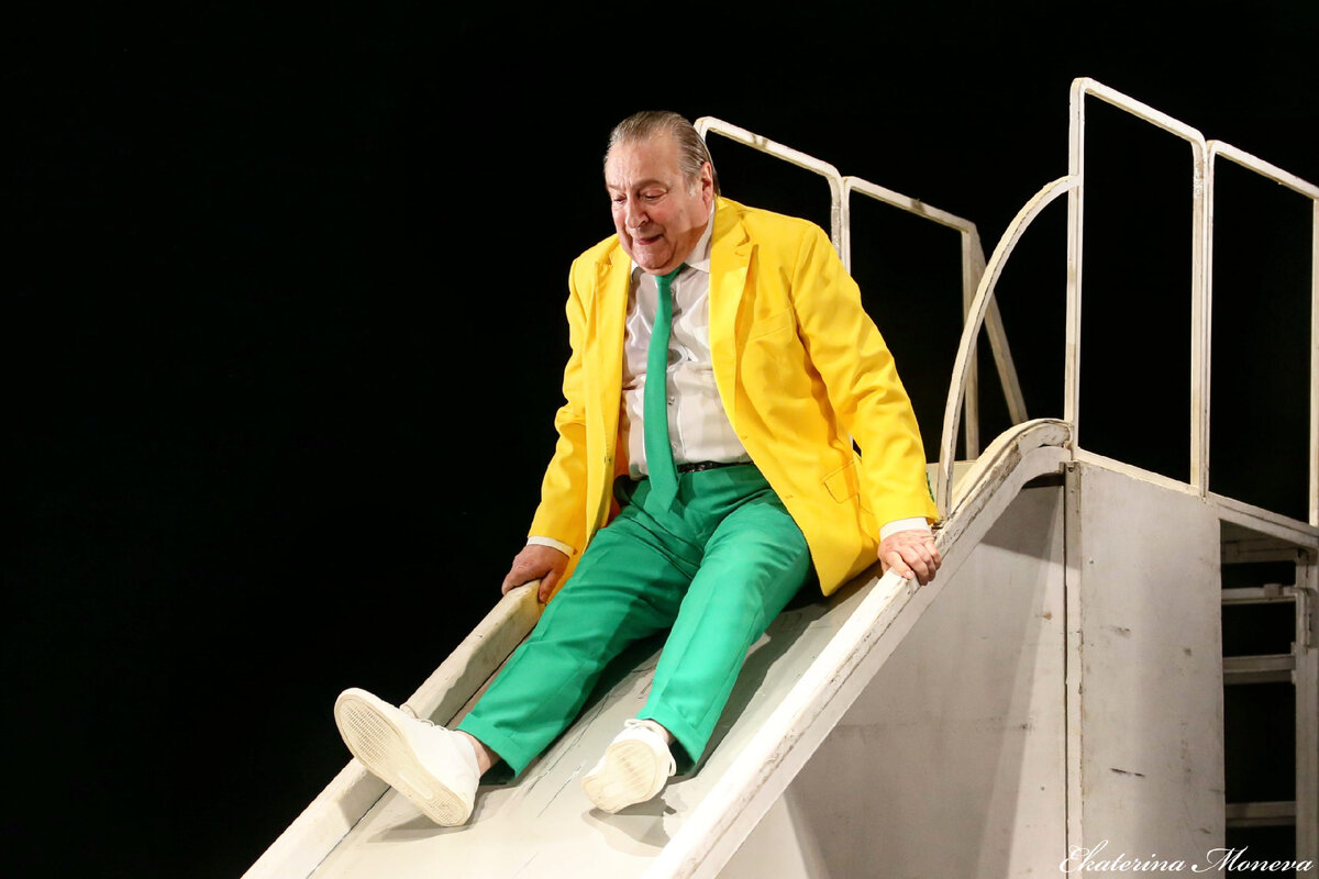 Геннадий Хазанов в спектакле "Спасатель"