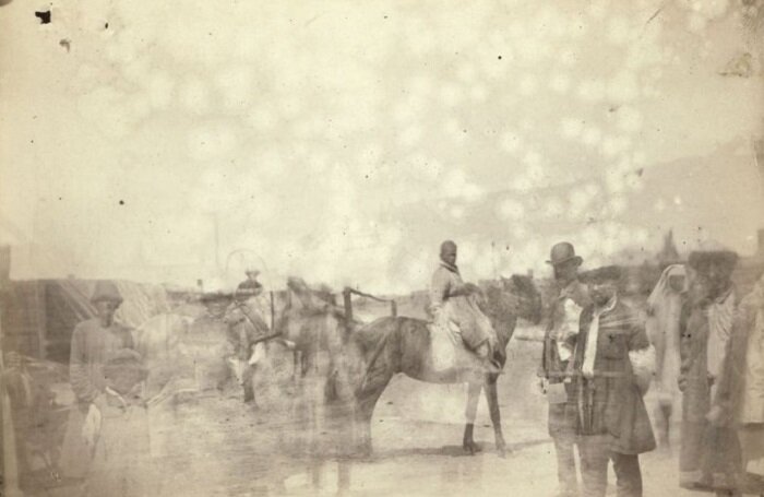 Местные жители в татарском ауле возле Семипалатинска. Казахстан, 1885 год. 