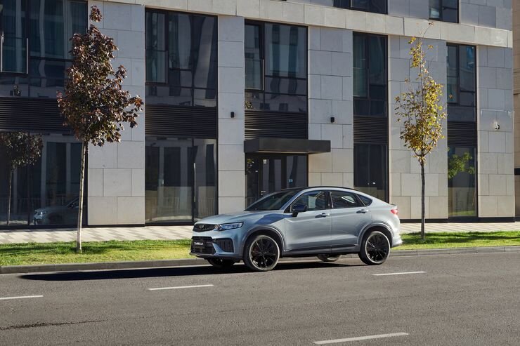     Для России: Geely увеличивает производство автомобилей в Белоруссии Фото производителя