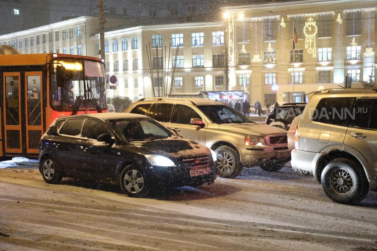    Движение затруднено на улицах в разных частях города Арина Полтанова