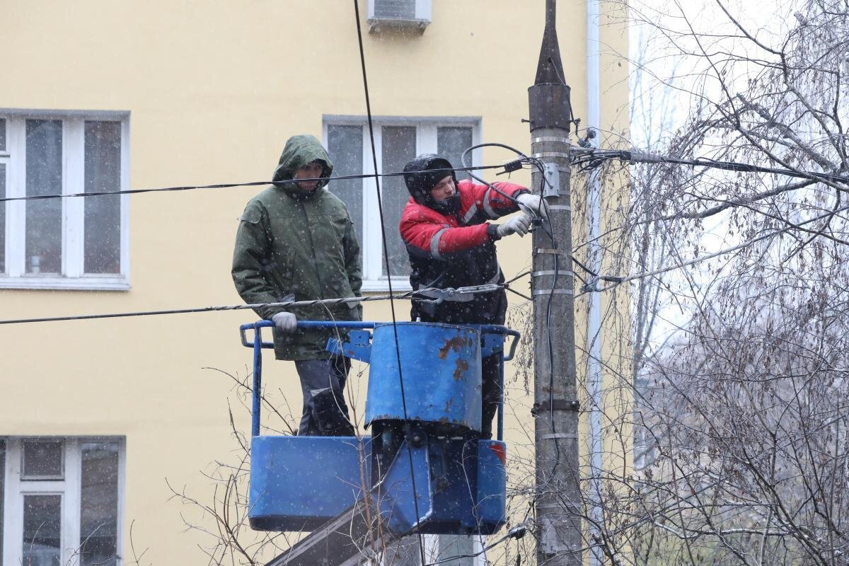    В наиболее пострадавших поселениях продолжают работать пункты обогрева, идет подвоз воды Анастасия Красушкина