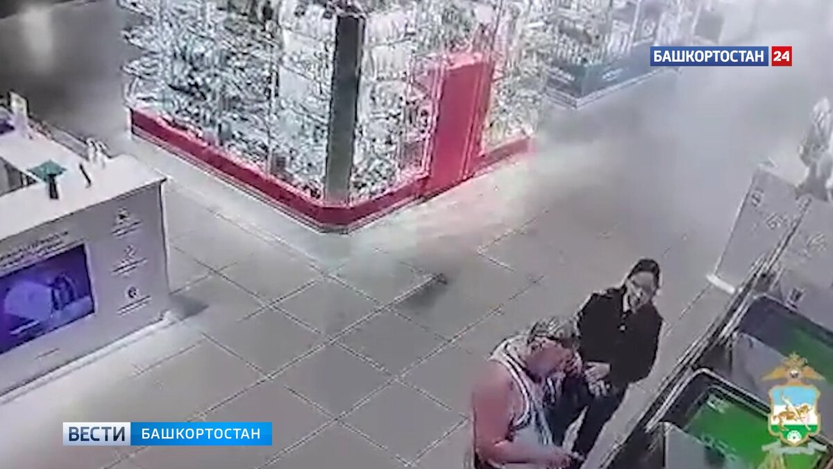    Предостерегли полицейские: в Уфе два пенсионера едва не перевели мошенникам 800 тысяч рублей