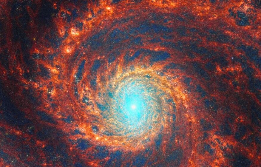   Телескоп Webb запечатлел космический Водоворот