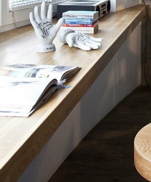 Подоконник в столовой из проекта студии «Однушечка»