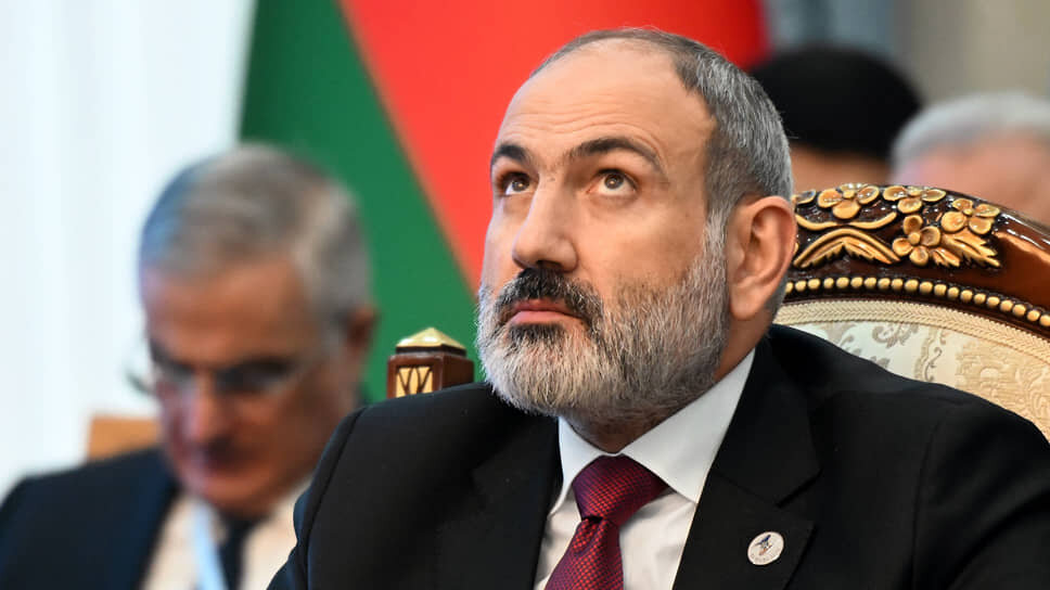 Фото: Дмитрий Азаров / Коммерсантъ📷Утверждая, что «военно-политическая ситуация в регионе существенно обострилась», премьер Армении Никол Пашинян взывает к помощи международного сообщества