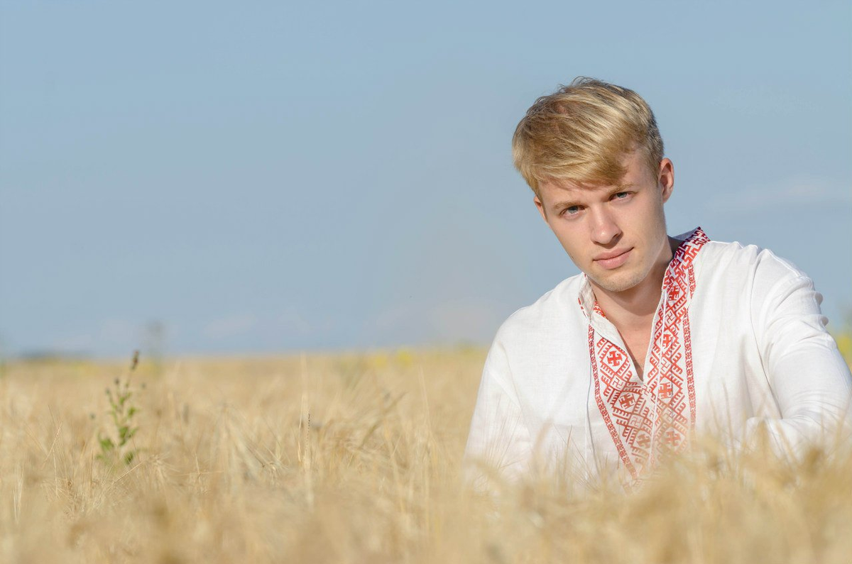 Человек с самой светлой. Славянская внешность мужчин. Славянский парень. Парень славянин. Парень славяславянский внешности.