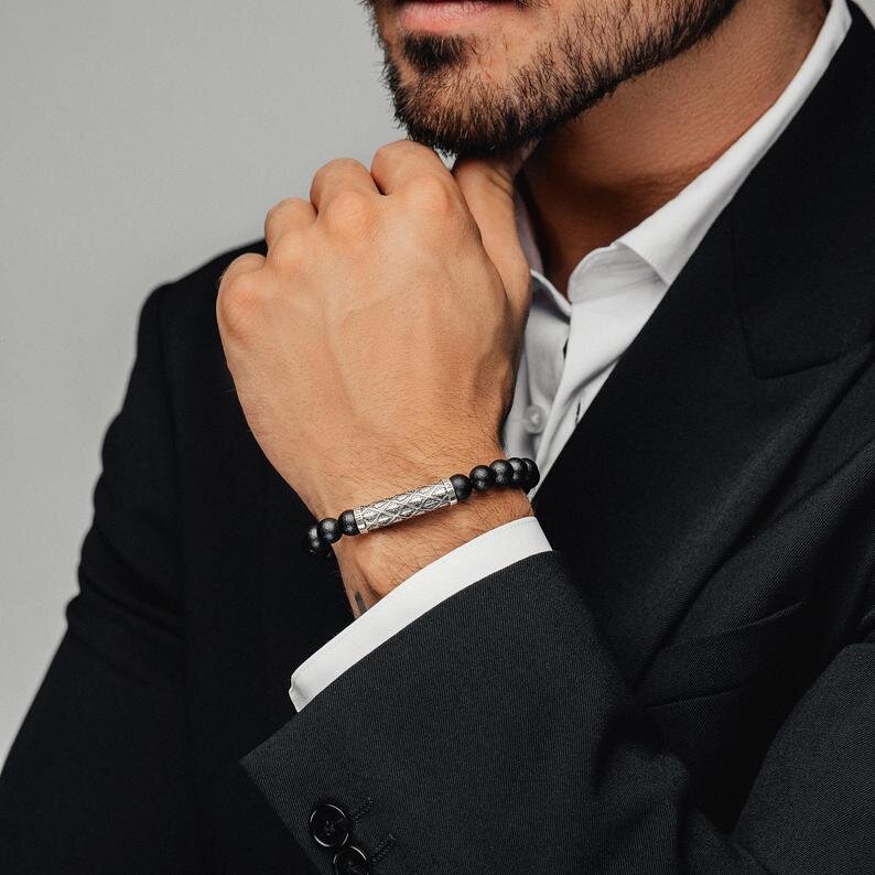 Авторский браслет из натурального янтаря и серебра. Ручная работа.