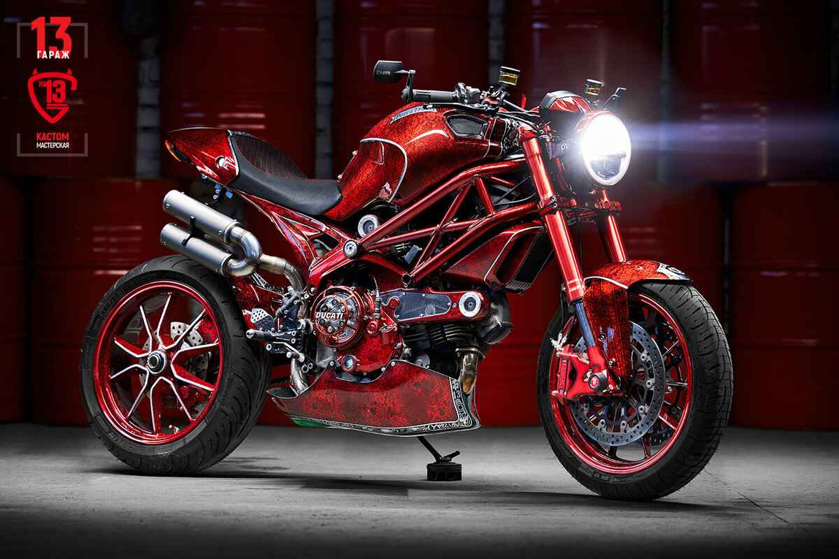 При студийном освещении байк смотрится еще красивее. фото 13garage.com