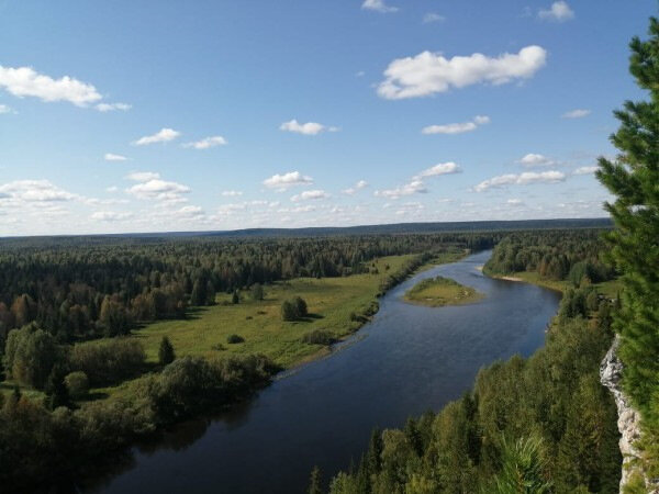 Нашли древнюю пещеру, Рыболовное путешествие к перевалу Дятлова, Жизнь в тайге