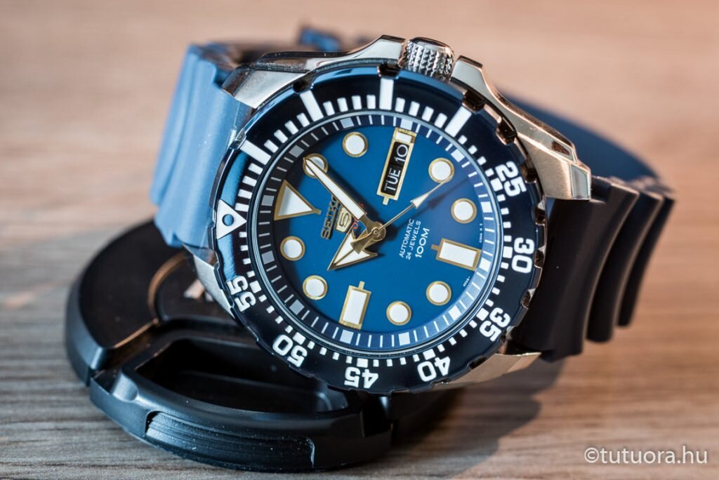 Мужские наручные часы Seiko 5 SRP605K2