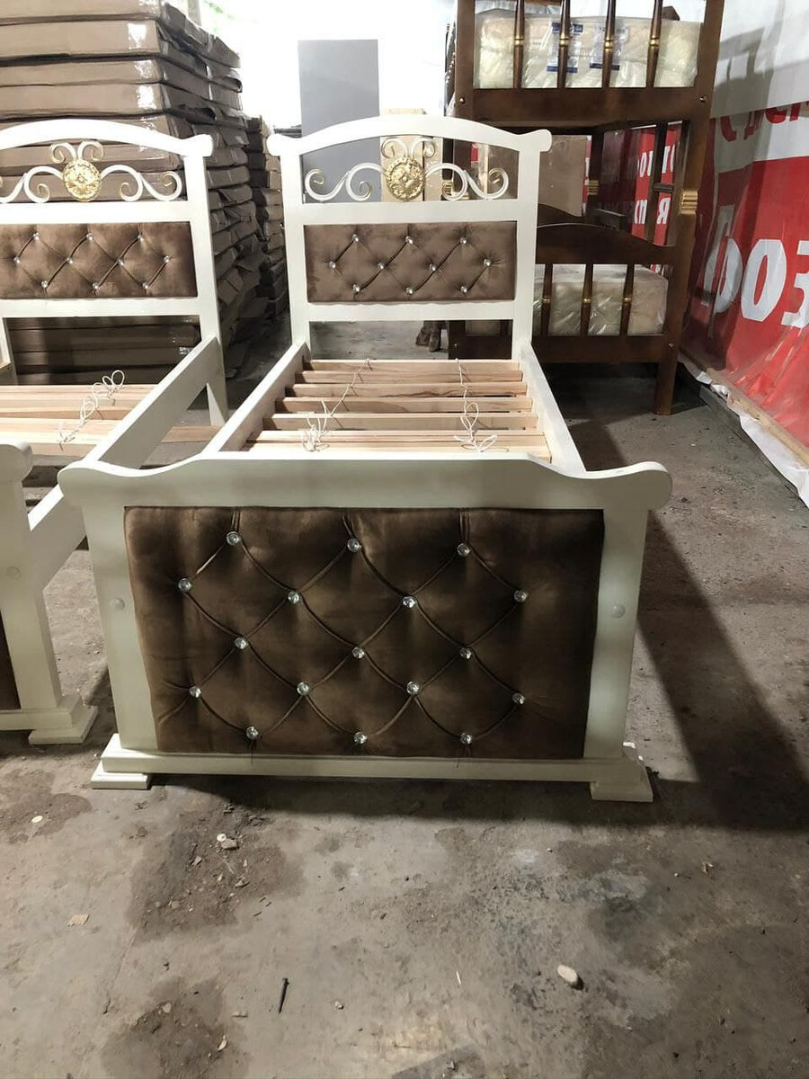 Односпальная кровать от производителя "Хоум"