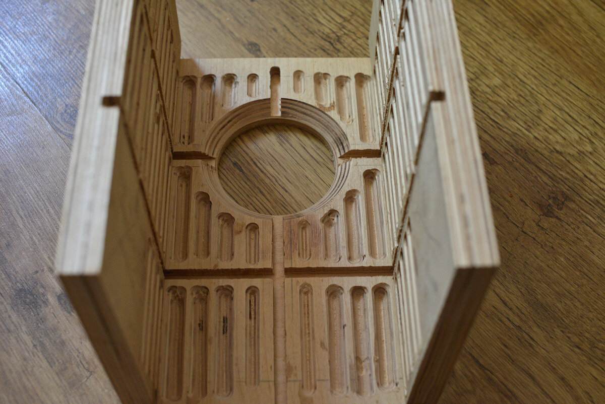 Стенки корпуса изнутри