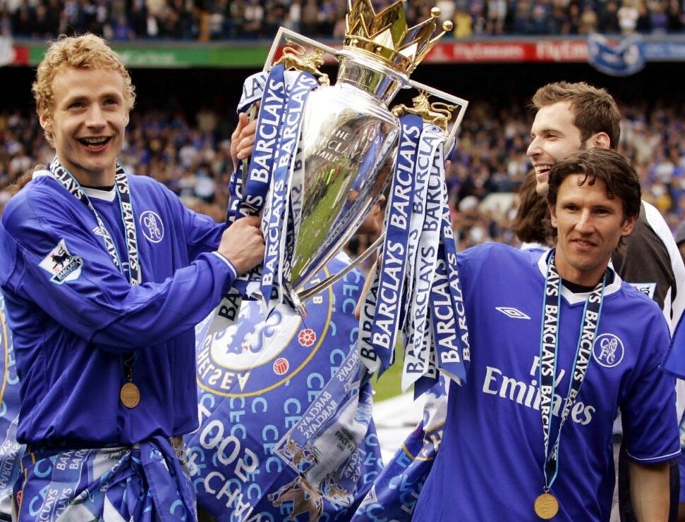 Иржи Ярошик (слева) и Алексей Смертин (справа) празднуют победу «Челси» в Премьер-лиге в 2005 году. Фото: EDDIE KEOGH (REUTERS)