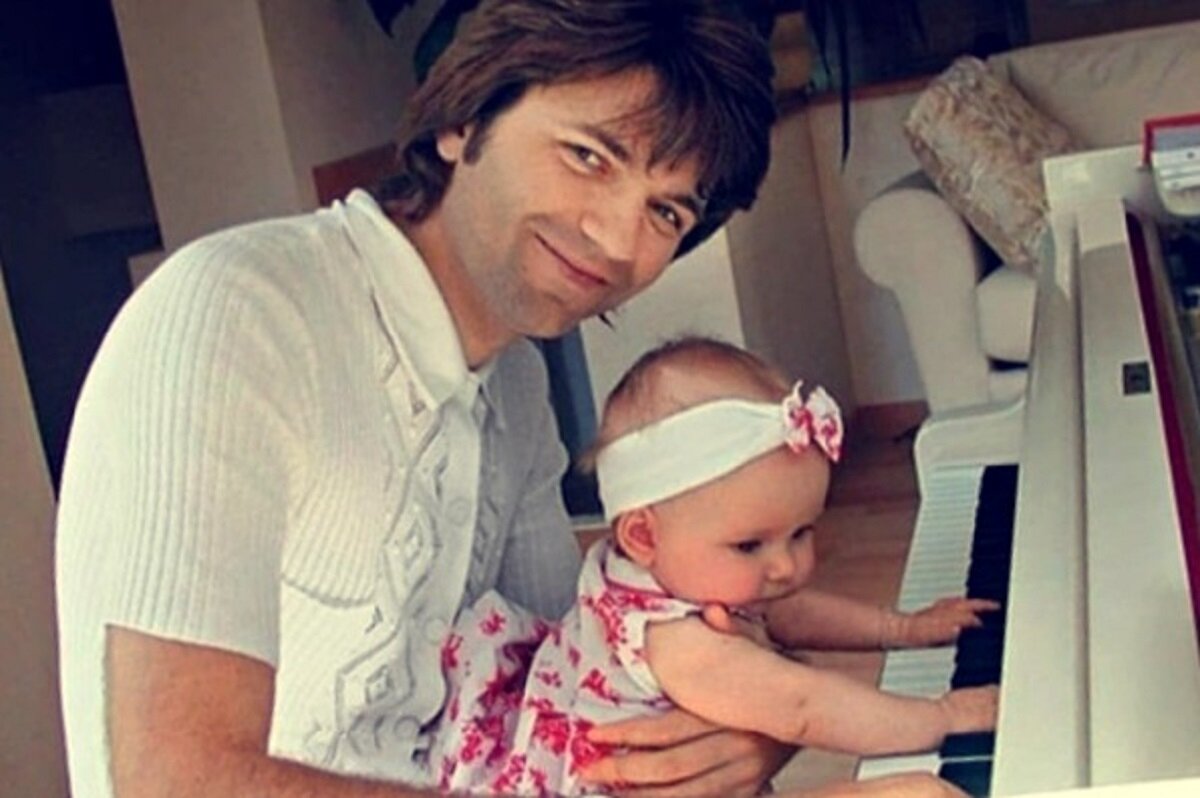 Родная и приёмная дочери Дмитрия Маликова: как они живут и как выглядят в настоящее время