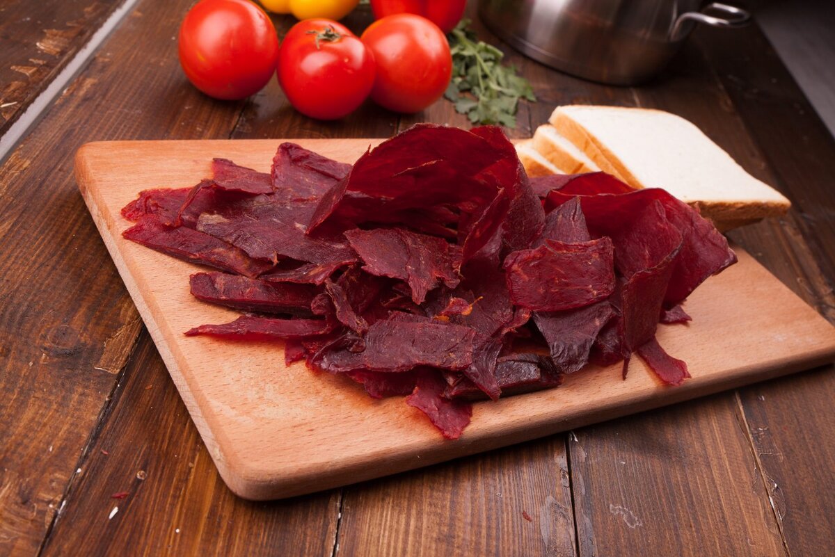 Мясные чипсы с каждым годом становятся всё более популярными. Они не только очень вкусны, но и полезны для здоровья. 