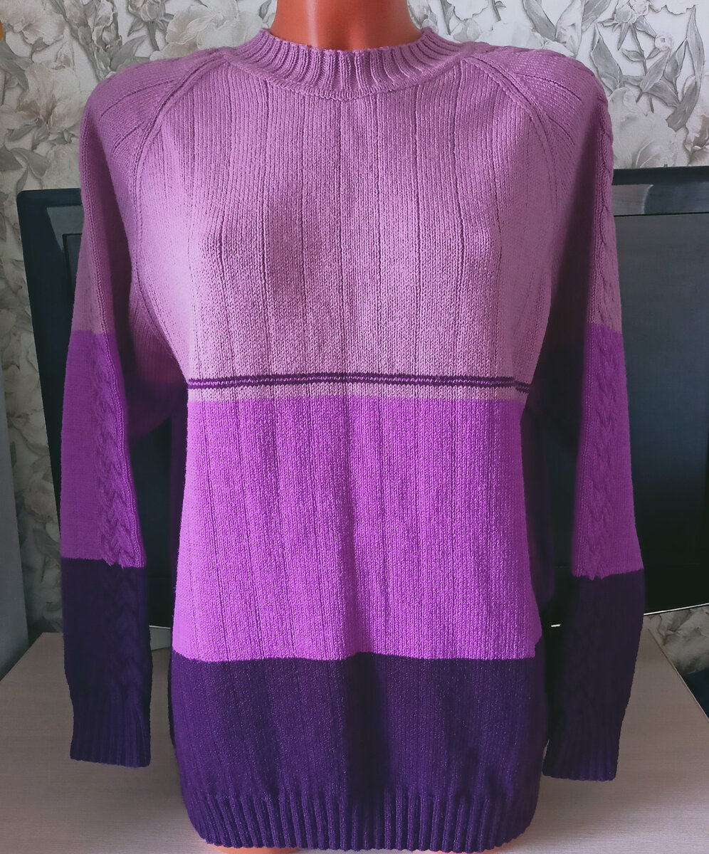 Очень теплый свитер. Листайте галерею.