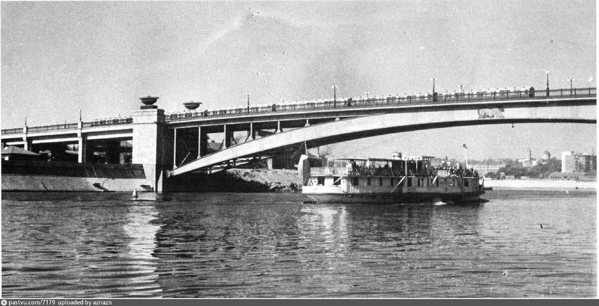 Смоленский метромост, вид со Смоленской набережной, 1938. С сайта www.pastvu.com.