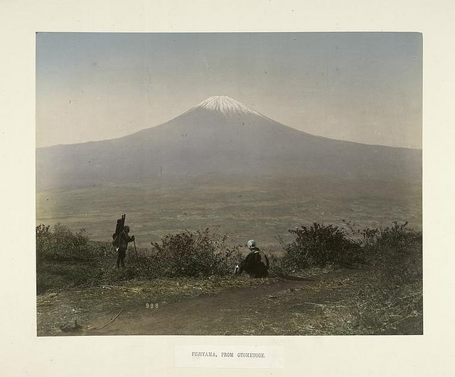 Раскрашенная вручную фотография «Вид на Фудзи с Отометоге», фотограф Кусакабе Кимбей.
