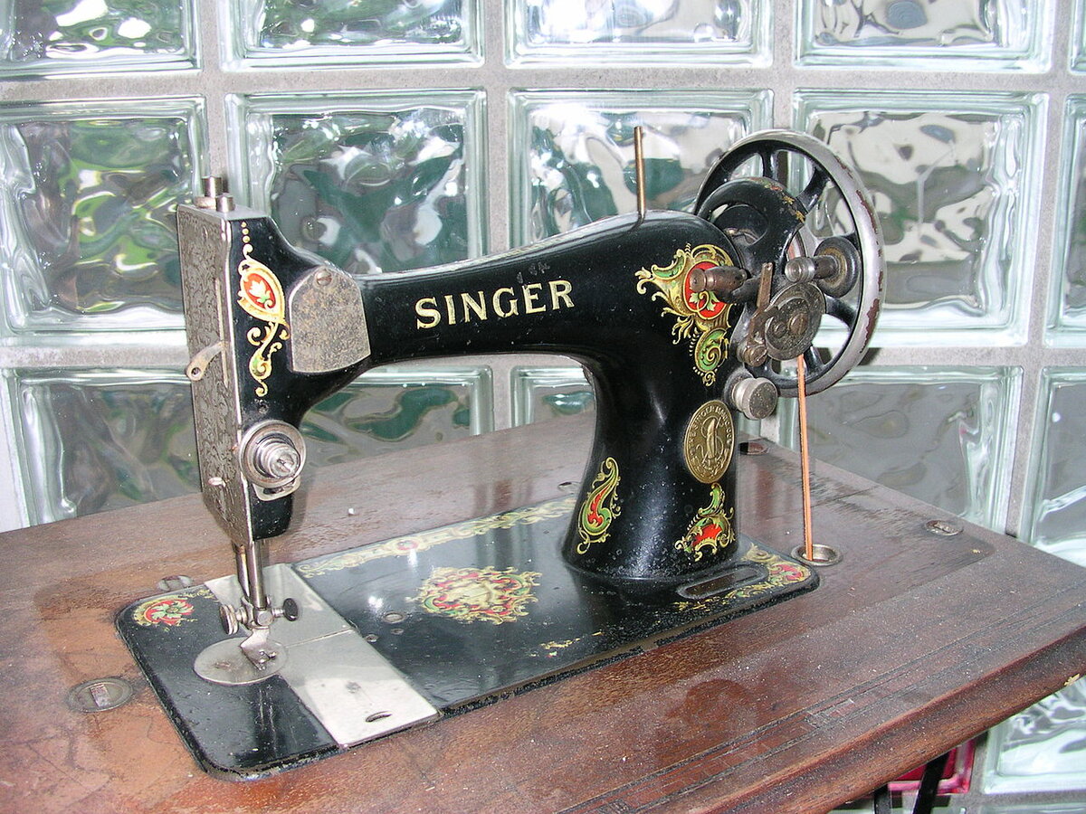 Зингер (англ. Singer Corporation) — американская корпорация, производитель космической и военной техники, а также бытовой техники (швейных машин, электроприборов), двигателей, мебели и другой продукции.