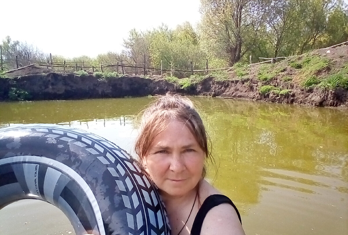 фото автора в пруду 