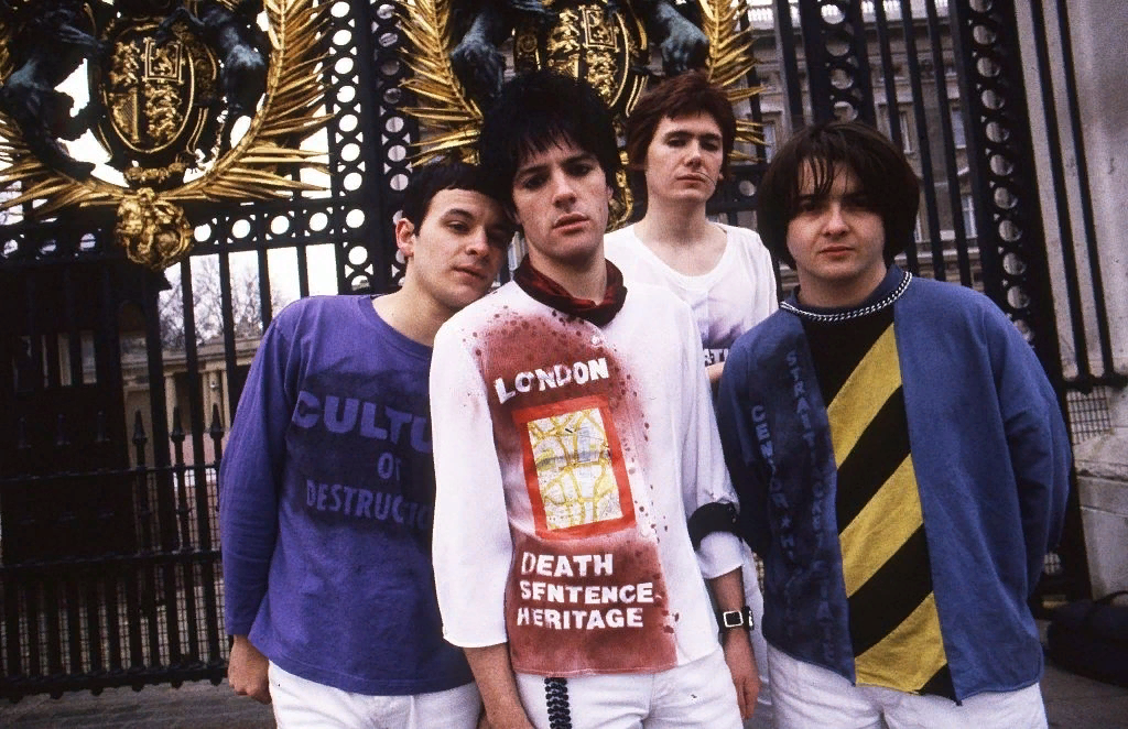 Manic Street Preachers во времена своего дебютного альбома, 1991 год. Состав слева направо: Джеймс Дин Брэдфилд, Ричи Эдвардс, Ники Уайр, Шон Мур.