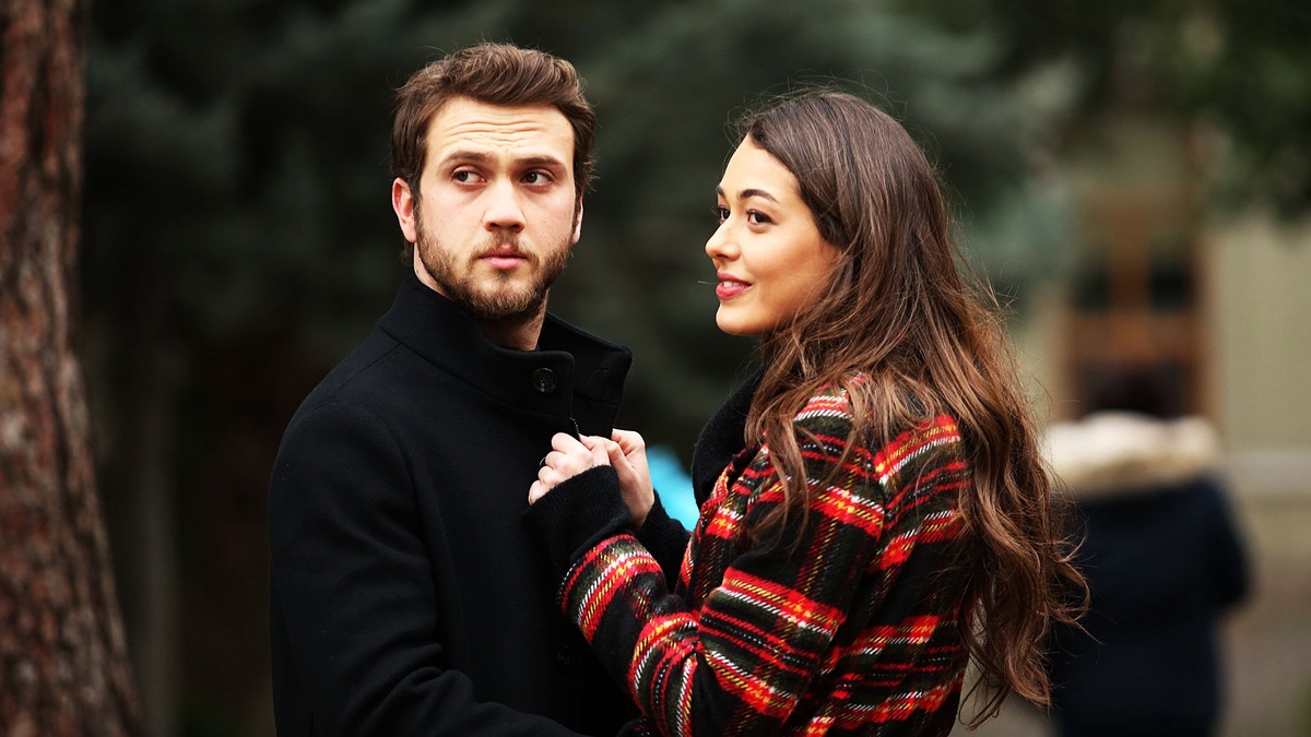 Это фото из Турецкого сериала Çukur. Его обожает мой муж.