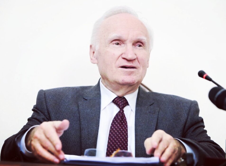 Алексей Ильич Осипов — учёный-богослов, педагог и публицист, доктор богословия, заслуженный профессор Московской духовной академии, апологет, проповедник, писатель, православный катехизатор.