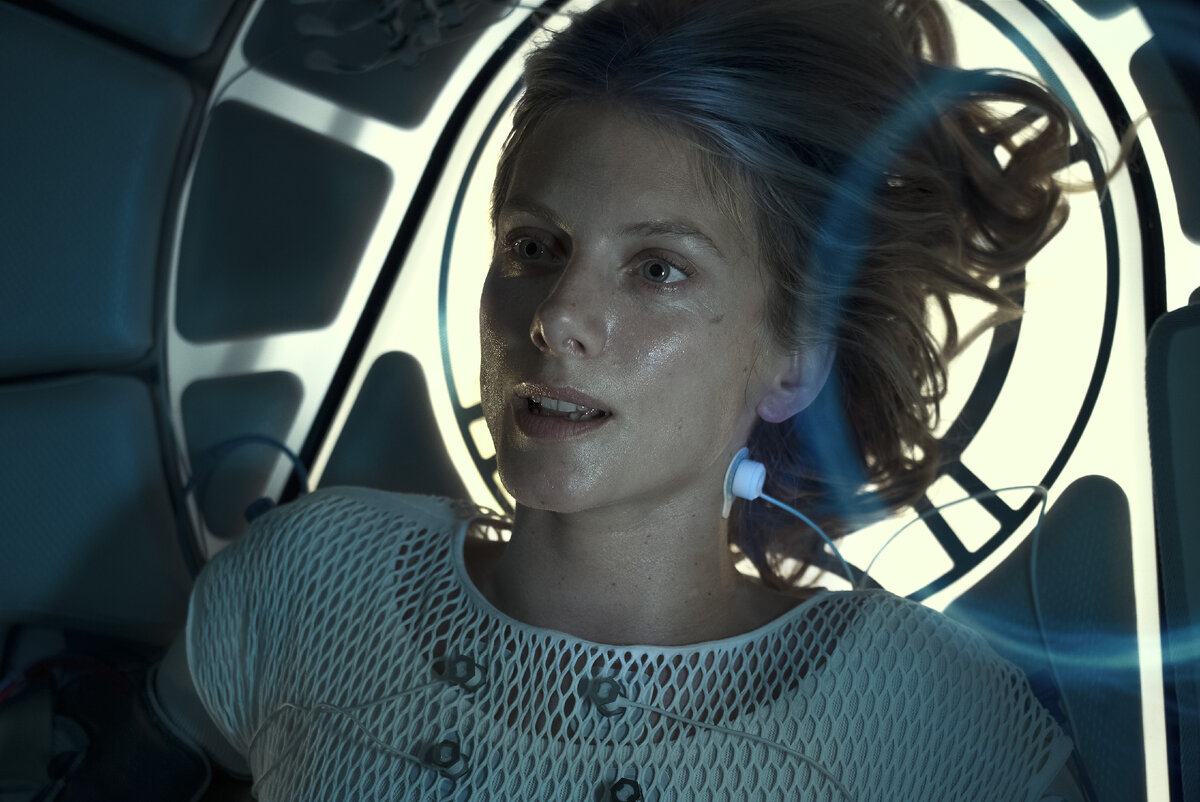 Мелани Лоран в фильме Кислород / Oxygène (2021). Фото: Shanna Besson.