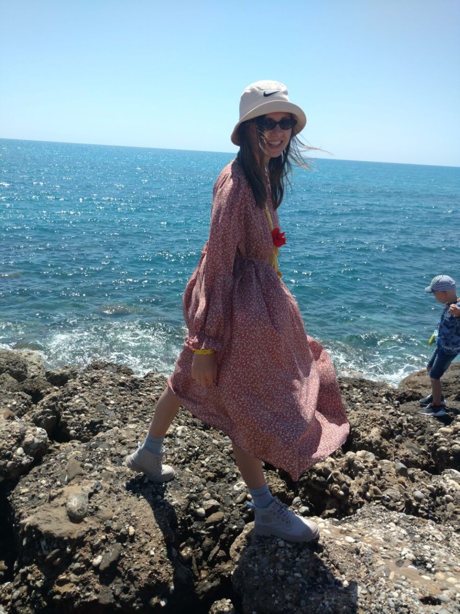 Так мы возвращались домой, прям как ходить по этим валунам у моря. С приключениями!