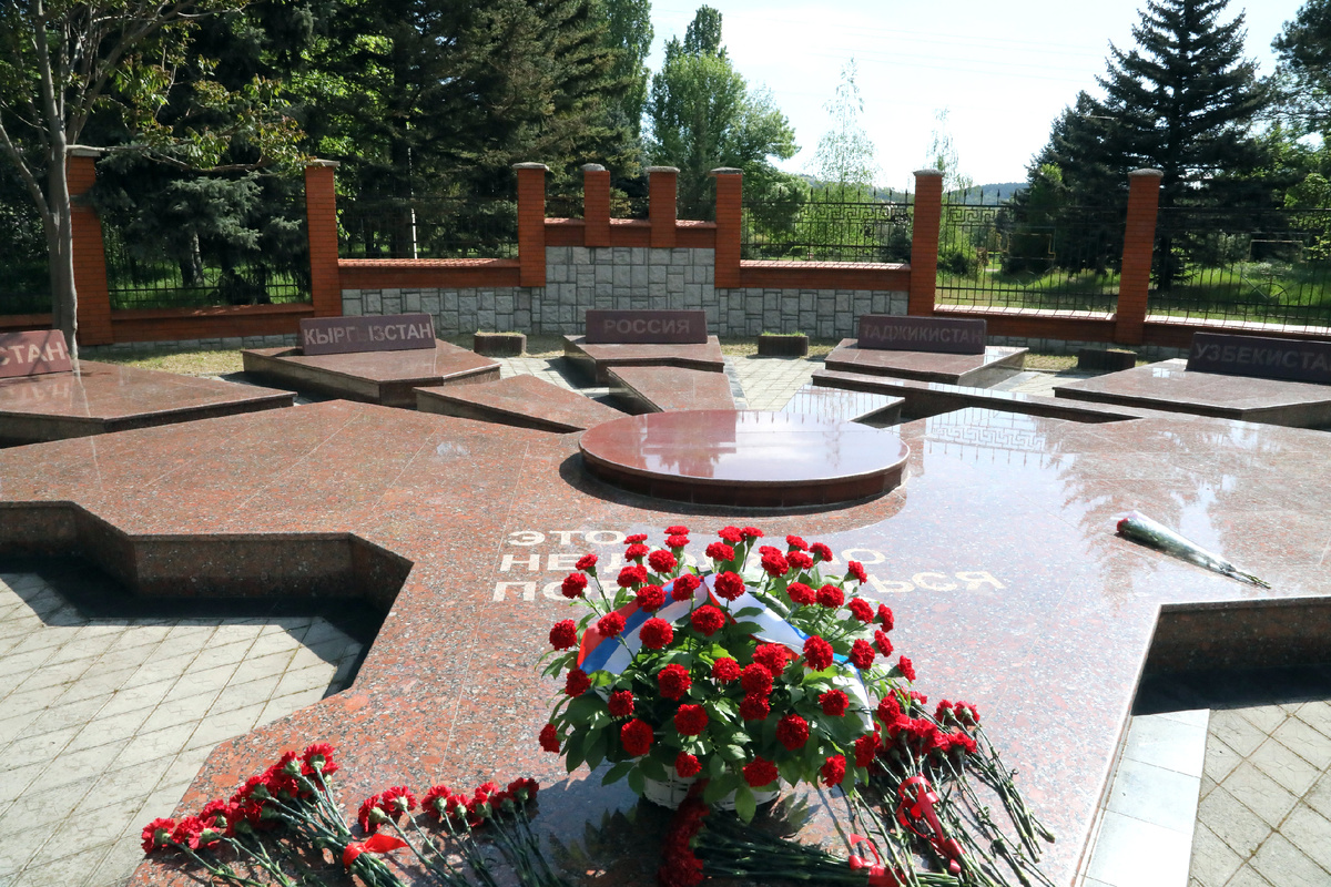 «Это не должно повториться» — начертано на мемориале