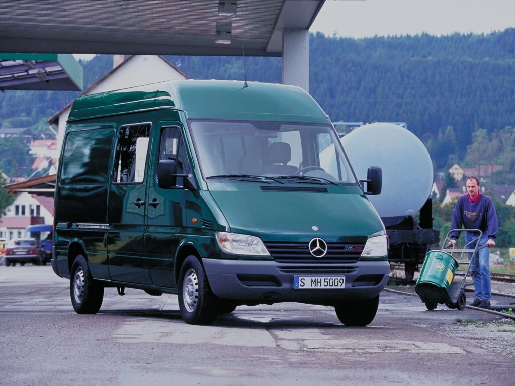 Грузовик Mercedes-Benz Sprinter