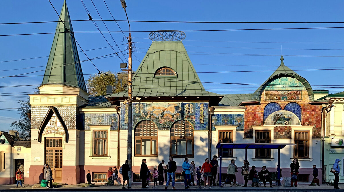 Прелестный дом, как и всё у маэстро Шехтеля.