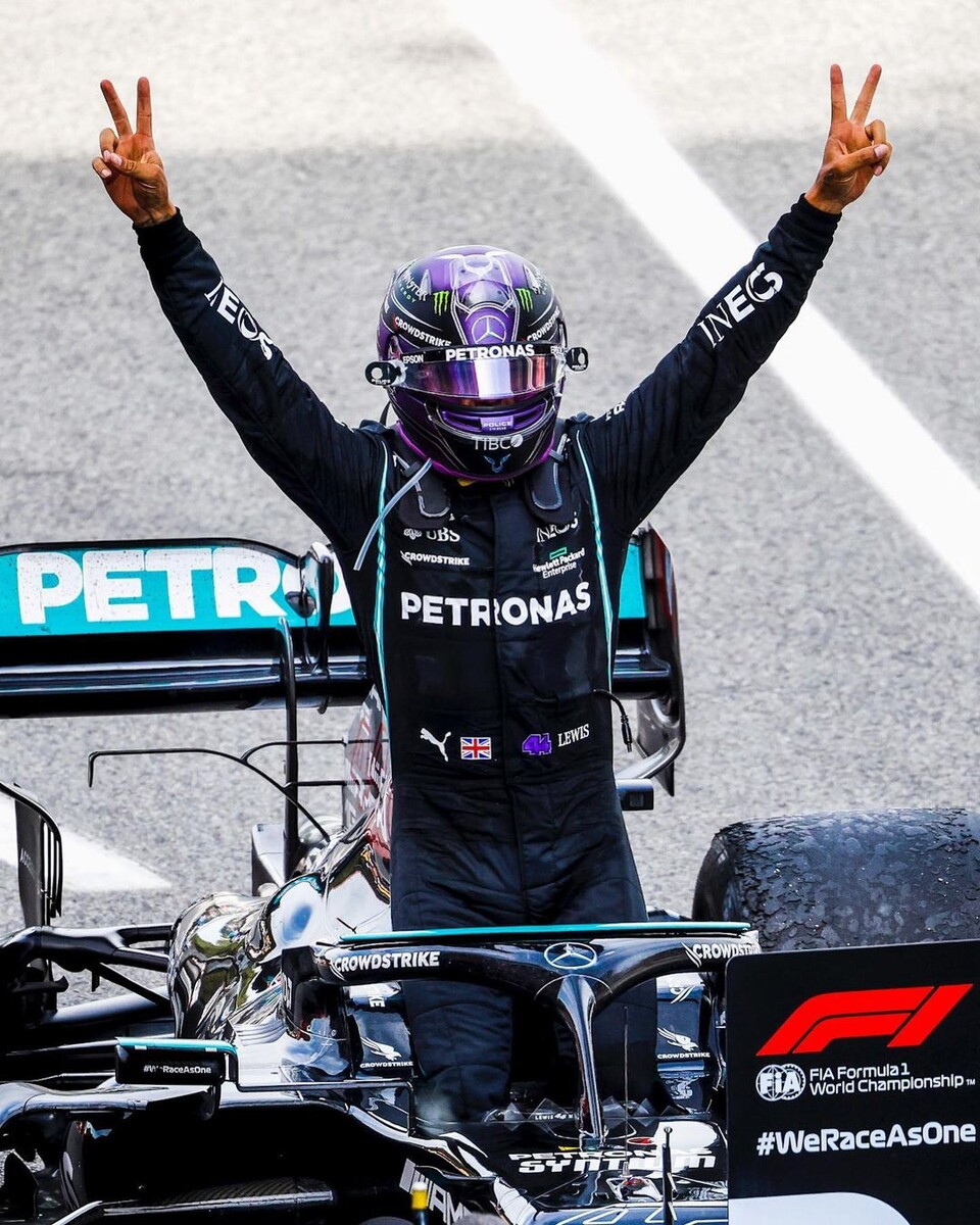 Фото инстаграм-аккаунта @mercedesamgf1 