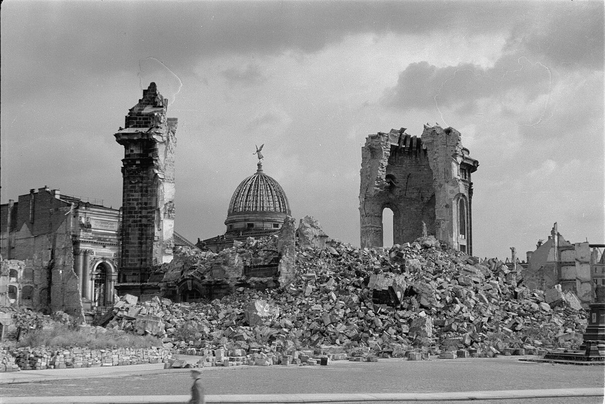 Фото разрушенного дрездена в 1945